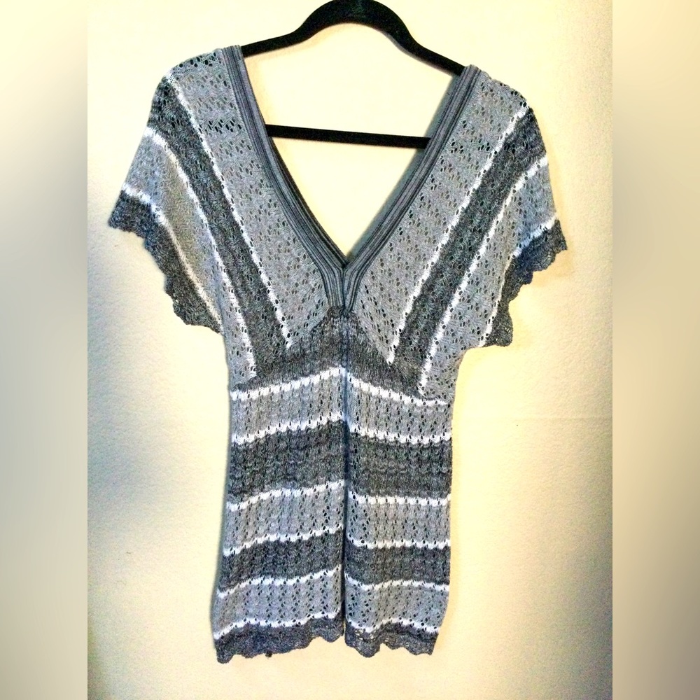 Knit V neck top open knit L